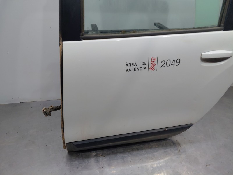 Recambio de puerta trasera izquierda para dacia lodgy laureate referencia OEM IAM 821017323R  