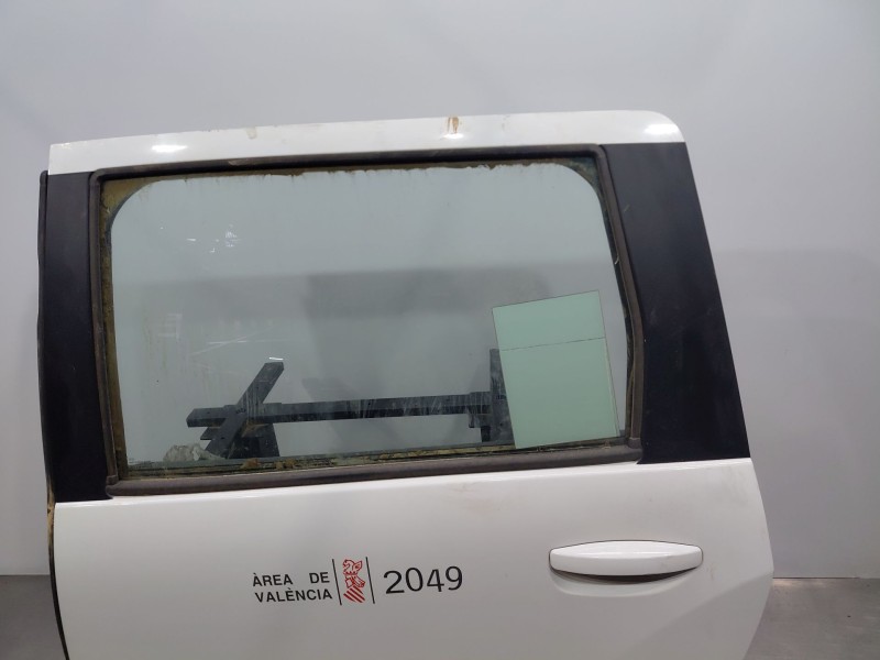 Recambio de puerta trasera izquierda para dacia lodgy laureate referencia OEM IAM 821017323R  