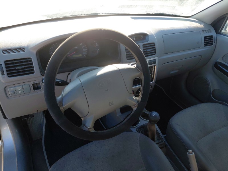 kia rio i hatchback (dc) del año 2004