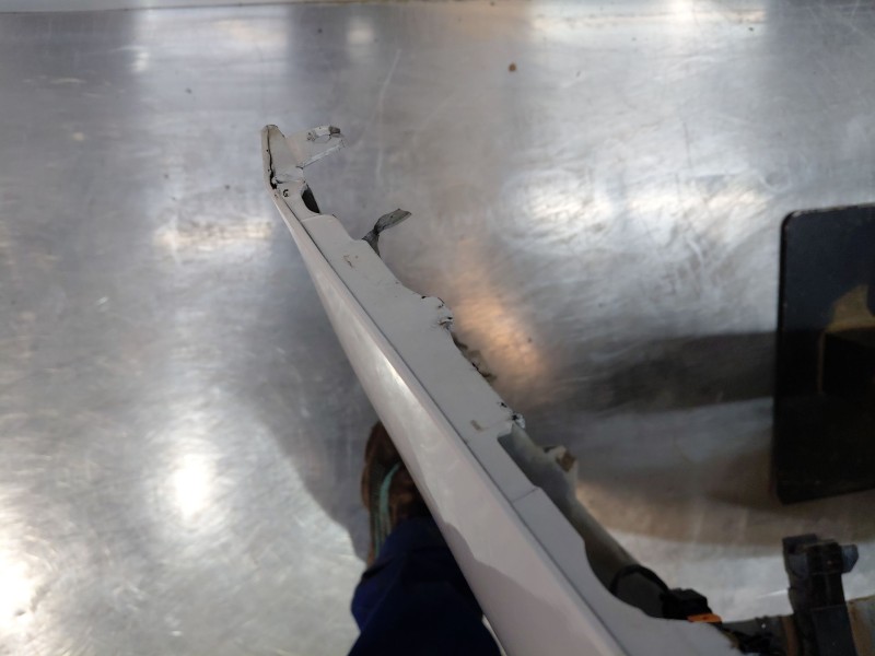 Recambio de paragolpes delantero para opel zafira tourer selective referencia OEM IAM 13354140  