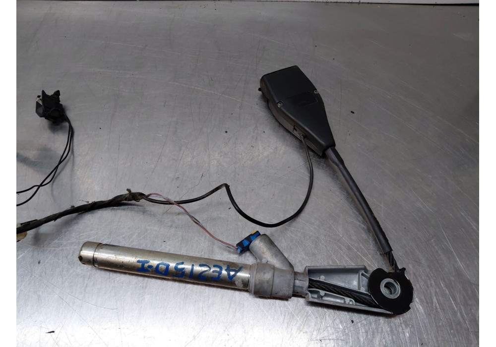 Recambio de pretensor airbag izquierdo para renault megane ii berlina 5p authentique referencia OEM IAM 8200616841 8200616857 