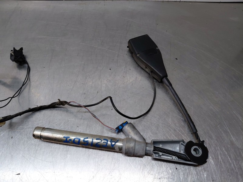 Recambio de pretensor airbag izquierdo para renault megane ii berlina 5p authentique referencia OEM IAM 8200616841 8200616857 