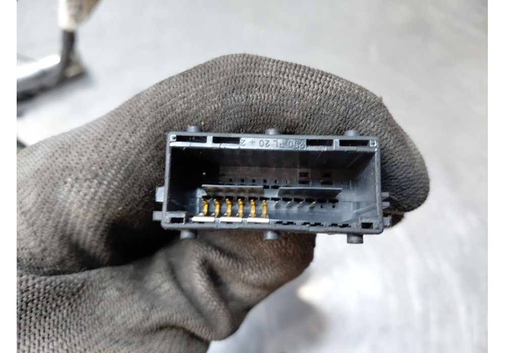 Recambio de pretensor airbag izquierdo para renault megane ii berlina 5p authentique referencia OEM IAM 8200616841 8200616857 