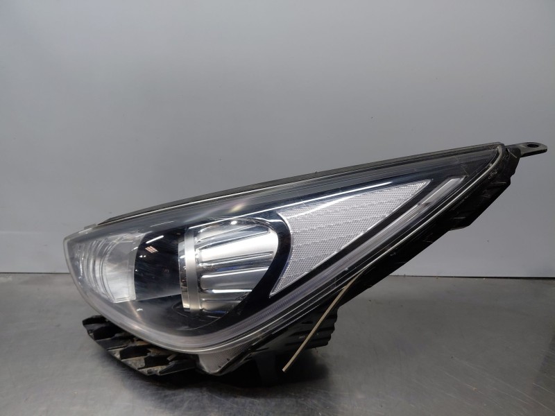 Recambio de faro izquierdo para kia niro concept referencia OEM IAM   