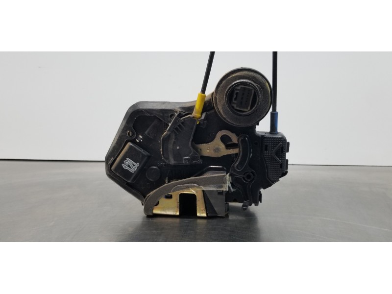 Recambio de cerradura puerta trasera izquierda para toyota corolla verso (r1) 1.8 luna referencia OEM IAM 690600F010  