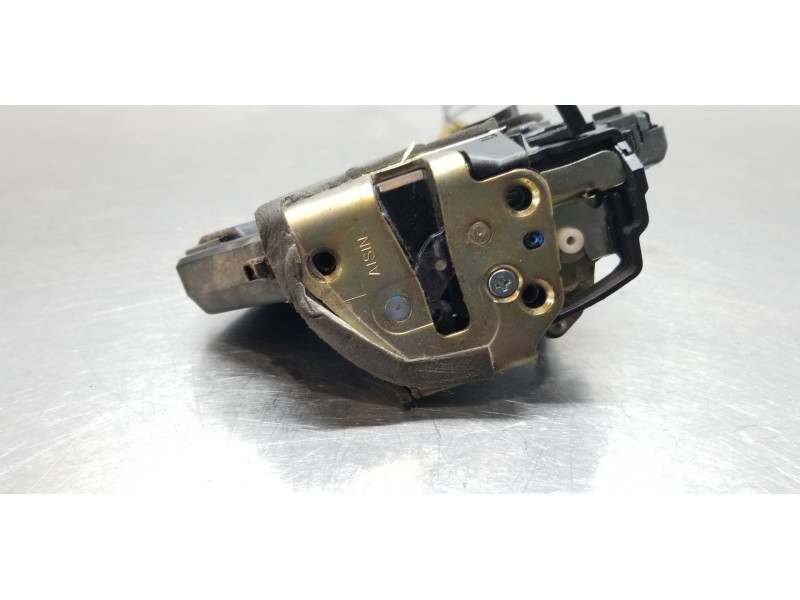 Recambio de cerradura puerta trasera izquierda para toyota corolla verso (r1) 1.8 luna referencia OEM IAM 690600F010  