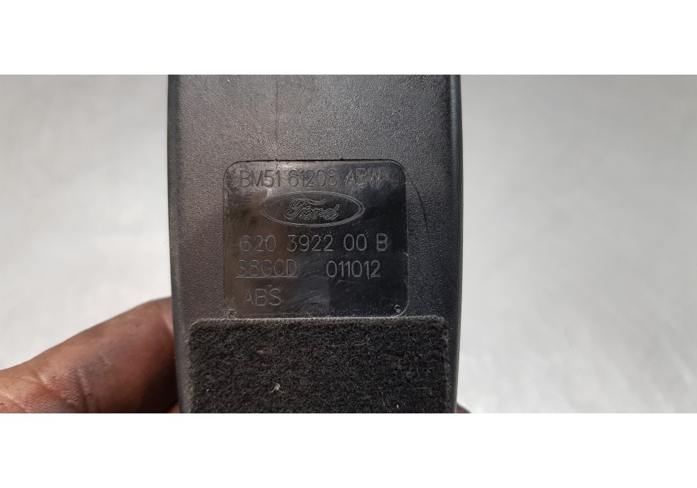 Recambio de enganche del cinturon delantero der para ford focus lim. (cb8) trend referencia OEM IAM 1852179 BM5161208ABW  Recambio de enganche del cinturon delantero der para ford focus lim. (cb8) trend referencia OEM IAM 1852179 BM5161208ABW