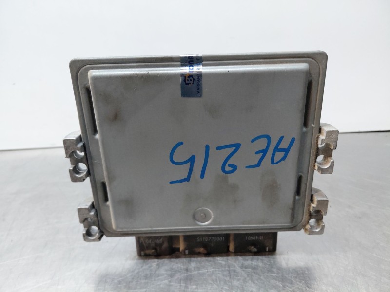 Recambio de centralita motor uce para renault megane ii berlina 5p authentique referencia OEM IAM 8200843713  