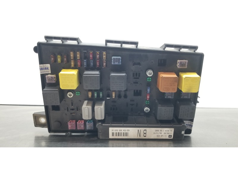 Recambio de caja reles / fusibles para opel astra h berlina cosmo referencia OEM IAM 13145035 5DK00866810 