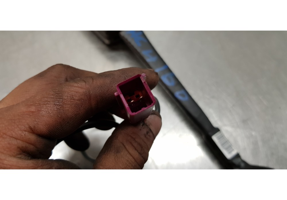 Recambio de enganche del cinturon delantero der para ford focus lim. (cb8) trend referencia OEM IAM 1852179 BM5161208ABW  Recambio de enganche del cinturon delantero der para ford focus lim. (cb8) trend referencia OEM IAM 1852179 BM5161208ABW