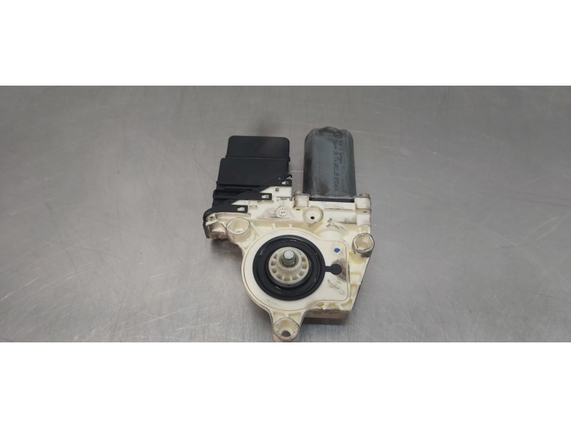 Recambio de motor elevalunas trasero derecho para volkswagen touran (1t1) advance referencia OEM IAM 1K0959704B   Recambio de motor elevalunas trasero derecho para volkswagen touran (1t1) advance referencia OEM IAM 1K0959704B