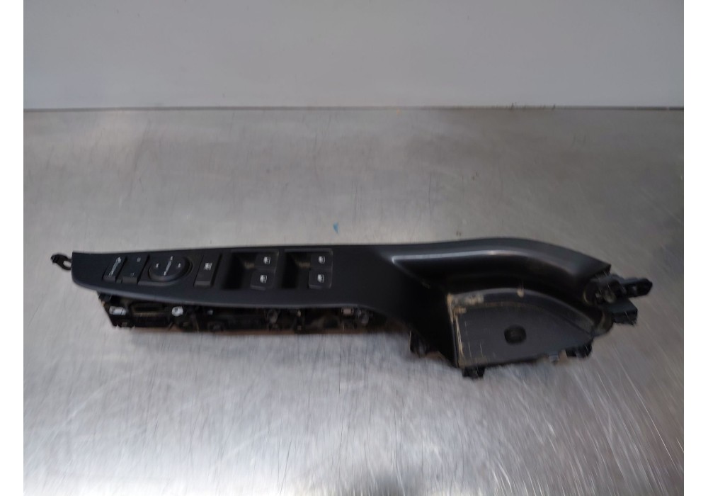 Recambio de mando elevalunas delantero izquierdo para hyundai i30 (pde, pd, pden) 1.5 referencia OEM IAM   