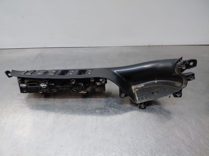 Recambio de mando elevalunas delantero izquierdo para hyundai i30 (pde, pd, pden) 1.5 referencia OEM IAM   