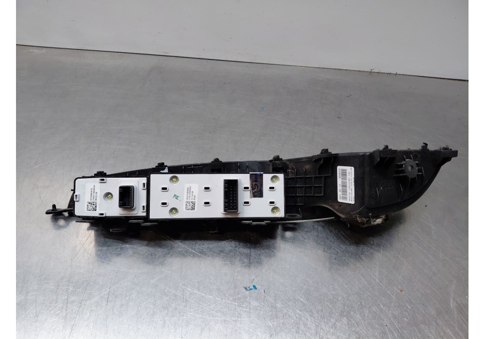 Recambio de mando elevalunas delantero izquierdo para hyundai i30 (pde, pd, pden) 1.5 referencia OEM IAM   