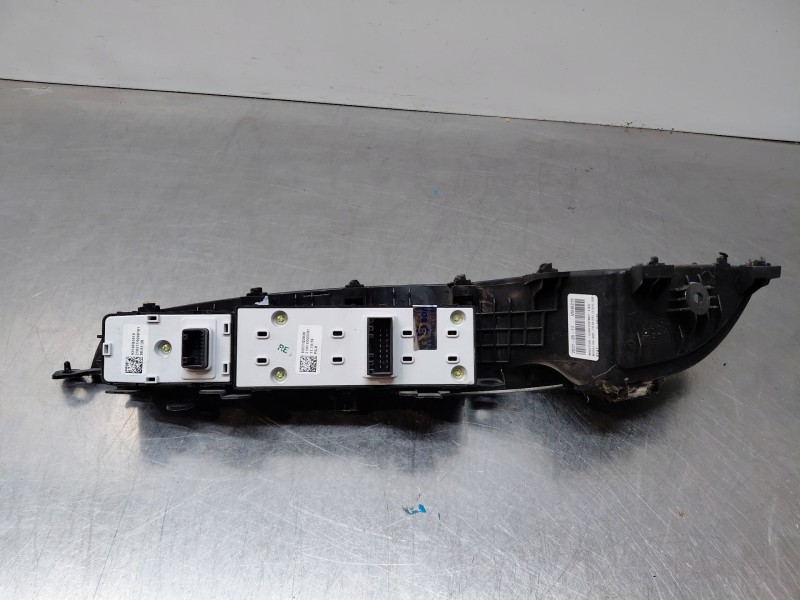 Recambio de mando elevalunas delantero izquierdo para hyundai i30 (pde, pd, pden) 1.5 referencia OEM IAM   