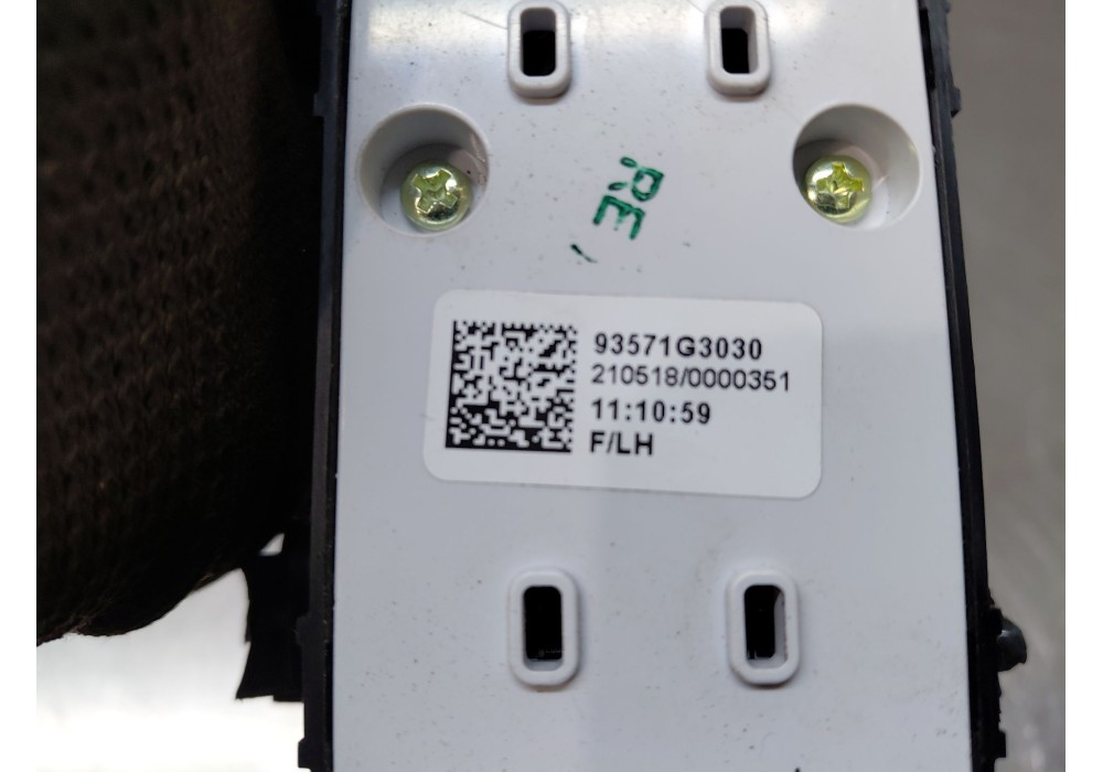 Recambio de mando elevalunas delantero izquierdo para hyundai i30 (pde, pd, pden) 1.5 referencia OEM IAM   