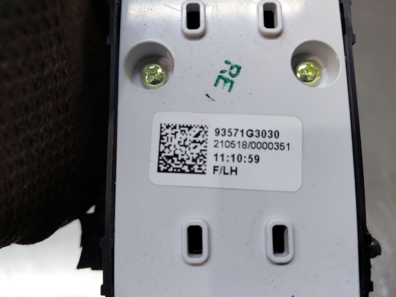 Recambio de mando elevalunas delantero izquierdo para hyundai i30 (pde, pd, pden) 1.5 referencia OEM IAM   