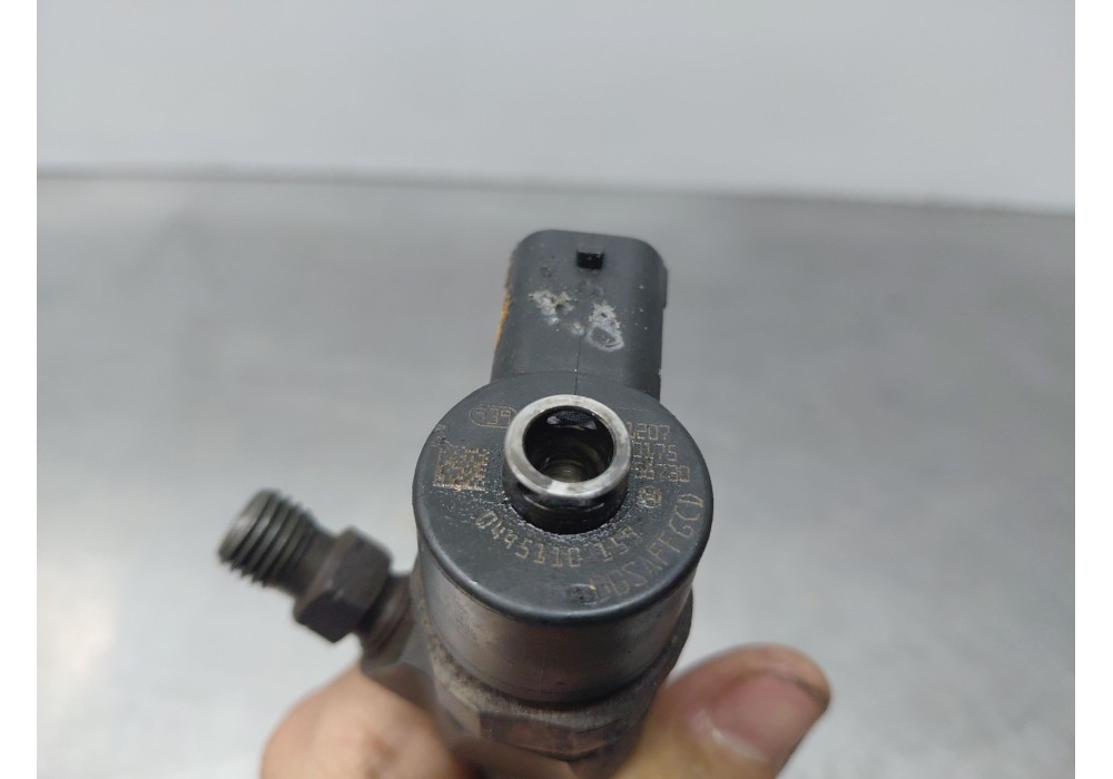 Recambio de inyector para opel zafira / zafira family b (a05) 1.9 cdti (m75) referencia OEM IAM 0445110159  