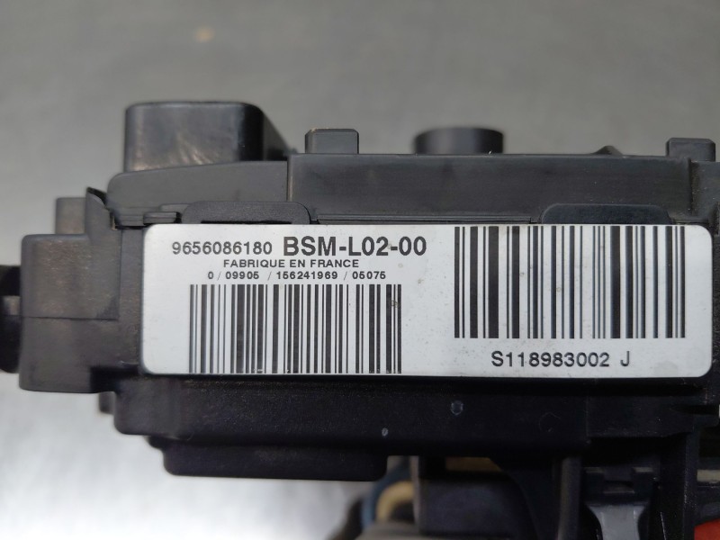 Recambio de caja reles / fusibles para peugeot 407 sw sport referencia OEM IAM   