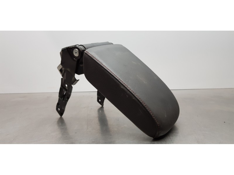 Recambio de apoyabrazos central para volkswagen golf vii lim. (bq1) gti referencia OEM IAM 5G0864207DBKX   Recambio de apoyabrazos central para volkswagen golf vii lim. (bq1) gti referencia OEM IAM 5G0864207DBKX