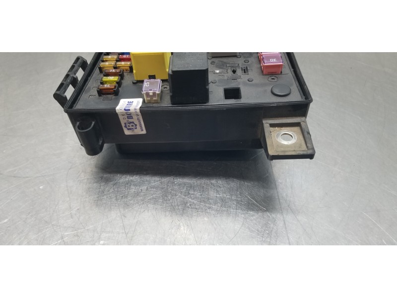 Recambio de caja reles / fusibles para opel astra h berlina cosmo referencia OEM IAM 13145035 5DK00866810 