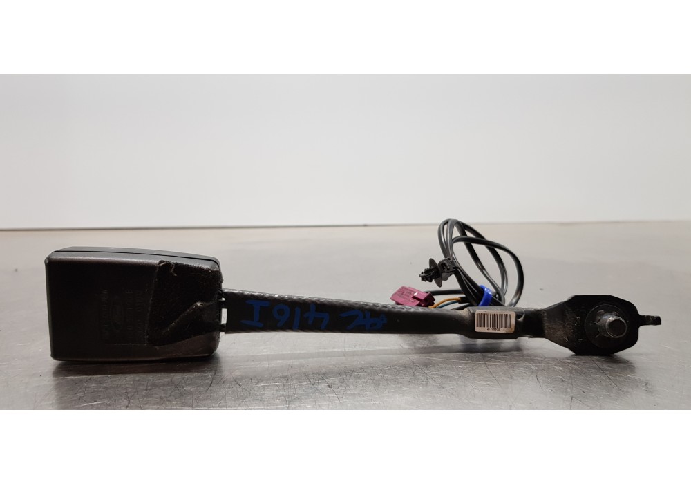 Recambio de enganche del cinturon delantero izq para ford focus lim. (cb8) trend referencia OEM IAM 1852180 BM5161209ABW  Recambio de enganche del cinturon delantero izq para ford focus lim. (cb8) trend referencia OEM IAM 1852180 BM5161209ABW