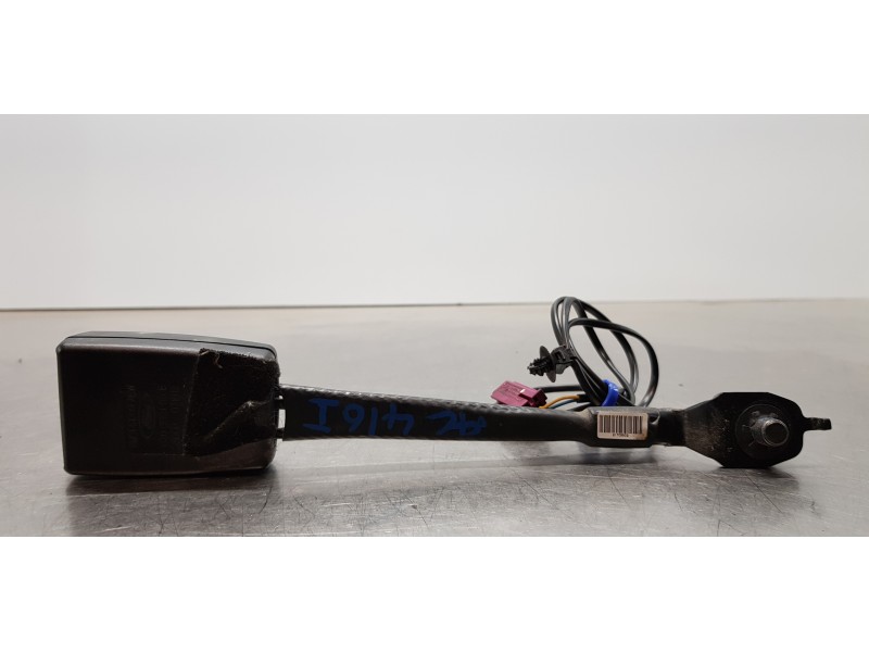 Recambio de enganche del cinturon delantero izq para ford focus lim. (cb8) trend referencia OEM IAM 1852180 BM5161209ABW  Recambio de enganche del cinturon delantero izq para ford focus lim. (cb8) trend referencia OEM IAM 1852180 BM5161209ABW