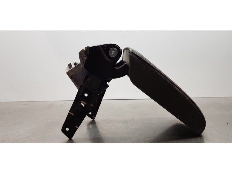 Recambio de apoyabrazos central para volkswagen golf vii lim. (bq1) gti referencia OEM IAM 5G0864207DBKX   Recambio de apoyabrazos central para volkswagen golf vii lim. (bq1) gti referencia OEM IAM 5G0864207DBKX