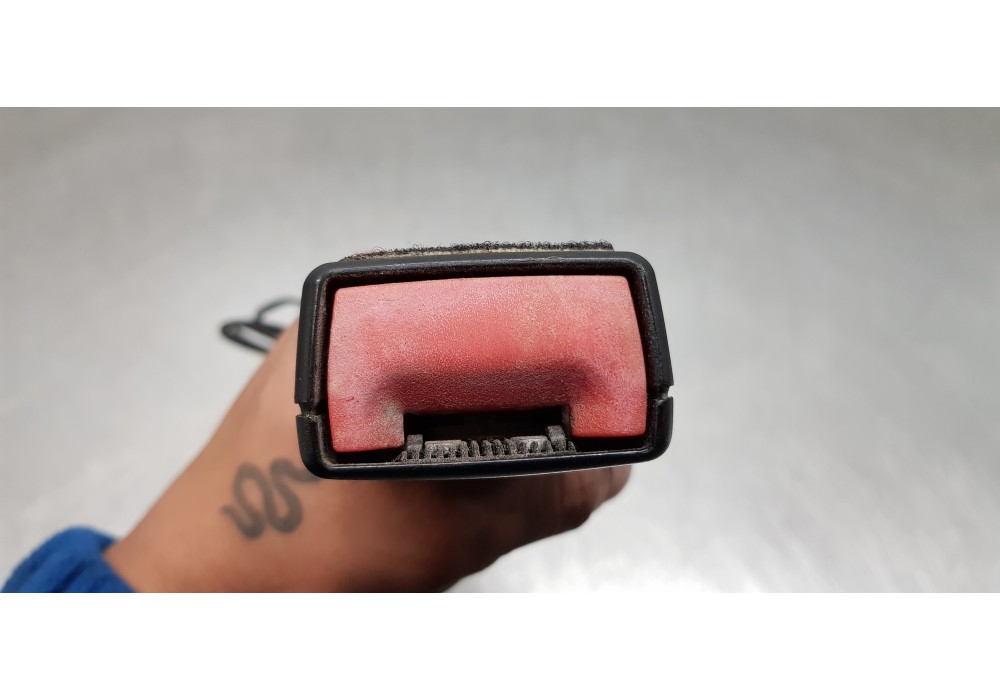 Recambio de enganche del cinturon delantero izq para ford focus lim. (cb8) trend referencia OEM IAM 1852180 BM5161209ABW  Recambio de enganche del cinturon delantero izq para ford focus lim. (cb8) trend referencia OEM IAM 1852180 BM5161209ABW