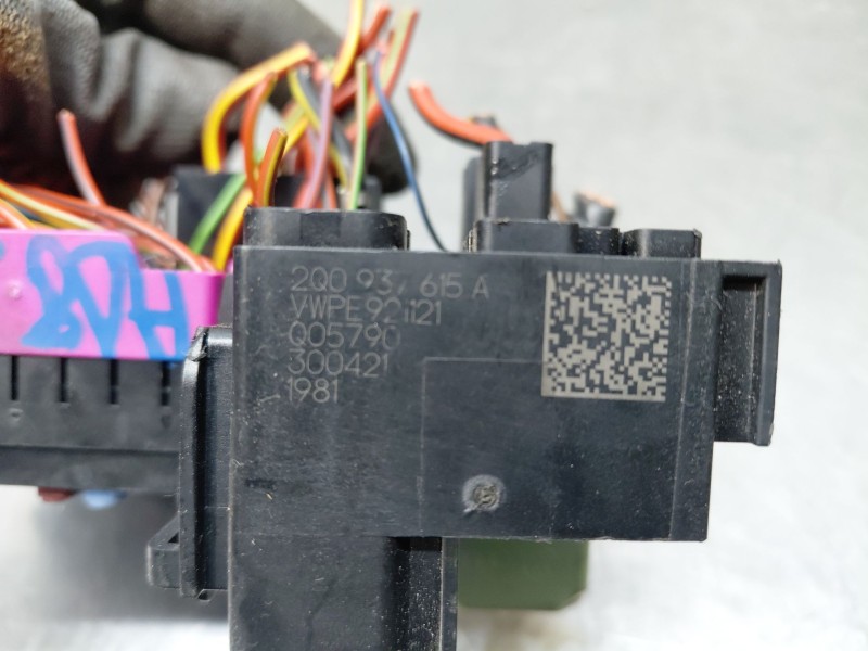 Recambio de caja reles / fusibles para volkswagen t-cross advance referencia OEM IAM   