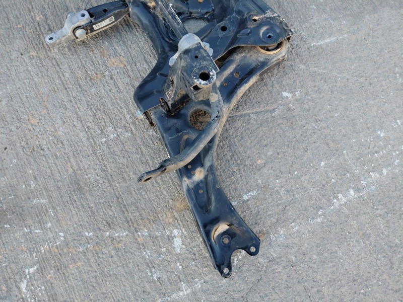 Recambio de puente delantero para volkswagen caddy v cargo referencia OEM IAM   