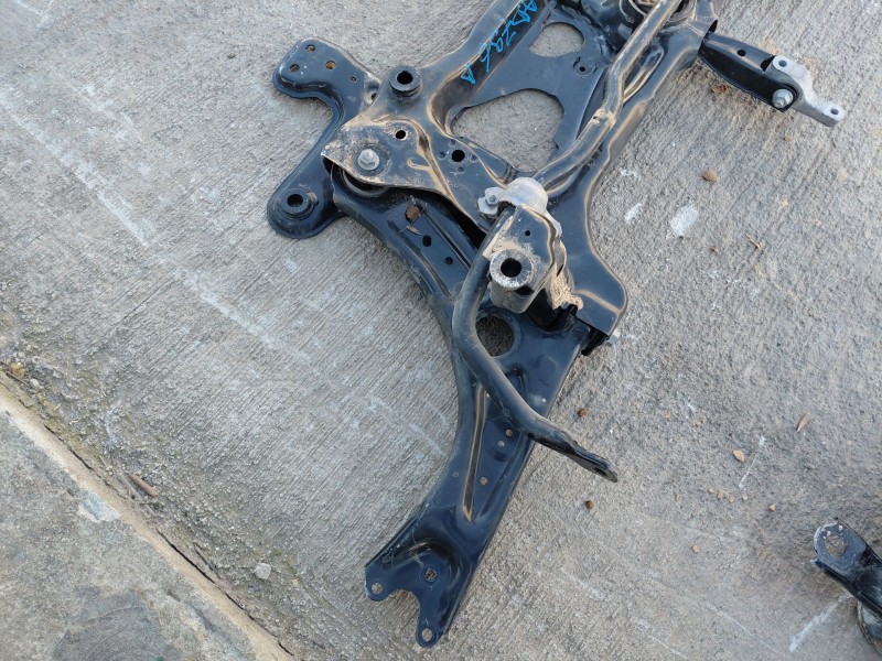 Recambio de puente delantero para volkswagen caddy v cargo referencia OEM IAM   