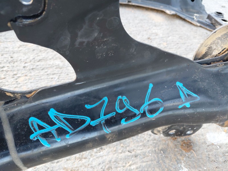 Recambio de puente delantero para volkswagen caddy v cargo referencia OEM IAM   