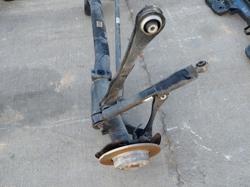 Recambio de puente trasero para volkswagen caddy v cargo referencia OEM IAM   