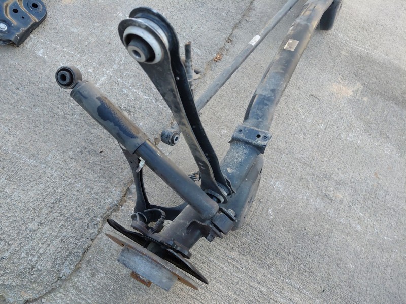 Recambio de puente trasero para volkswagen caddy v cargo referencia OEM IAM   