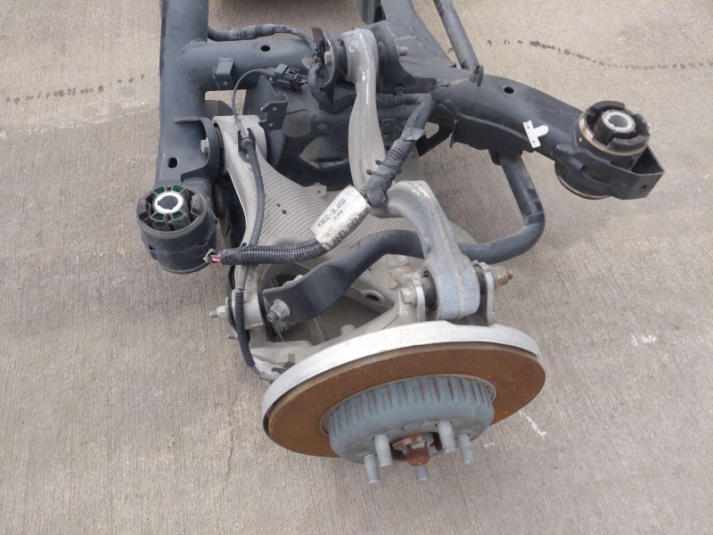 Recambio de puente trasero para land rover range rover evoque (l551) 2.0 d150 referencia OEM IAM LR139933  