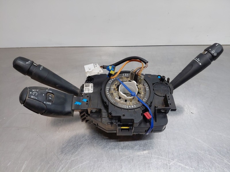 Recambio de mando multifuncion para peugeot 208 acces referencia OEM IAM 98030394ZD  