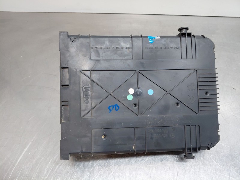 Recambio de caja reles / fusibles para peugeot 208 acces referencia OEM IAM 9678355880  
