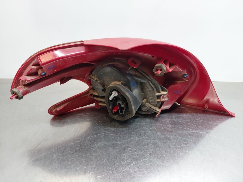 Recambio de piloto trasero derecho para peugeot 208 acces referencia OEM IAM 9672628380  