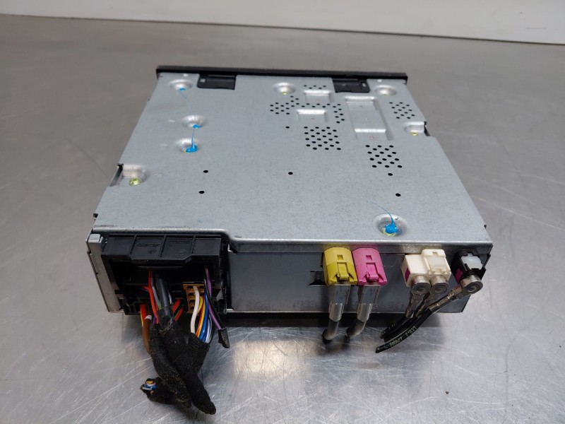 Recambio de sistema audio / radio cd para seat ateca style go referencia OEM IAM 6F0035820B  