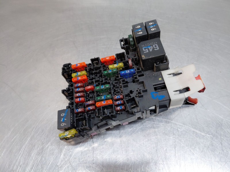 Recambio de caja reles / fusibles para seat ateca style go referencia OEM IAM 5Q0937615C  