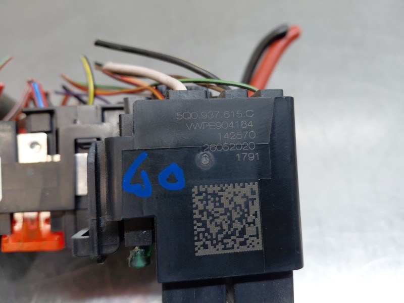 Recambio de caja reles / fusibles para seat ateca style go referencia OEM IAM 5Q0937615C  