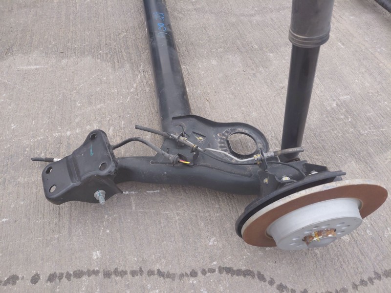 Recambio de puente trasero para mg zs confort referencia OEM IAM 11066668  