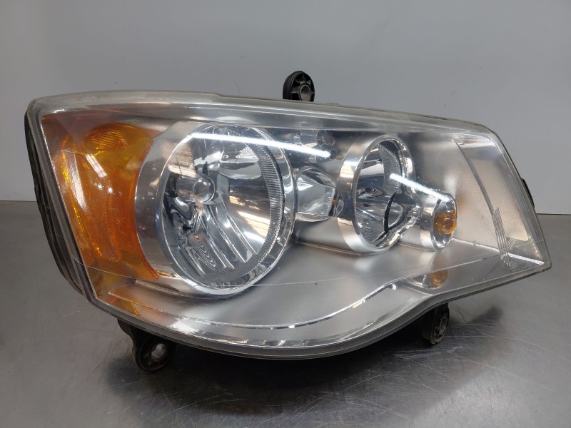 Recambio de faro derecho para chrysler grand voyager v (rt) 2.8 crd referencia OEM IAM 5113340AC 05113340AD 