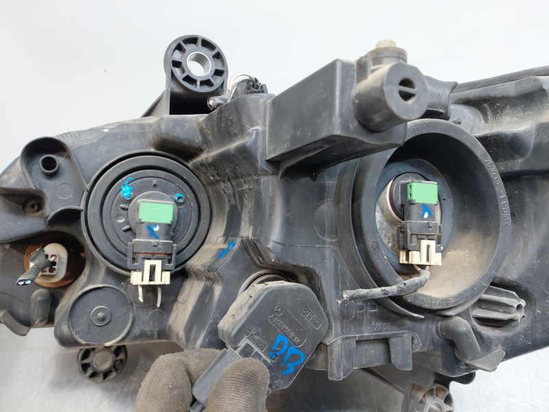 Recambio de faro derecho para chrysler grand voyager v (rt) 2.8 crd referencia OEM IAM 5113340AC 05113340AD 