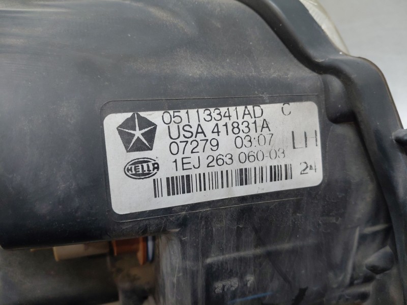 Recambio de faro izquierdo para chrysler grand voyager v (rt) 2.8 crd referencia OEM IAM 5113341AC 05113341AD 