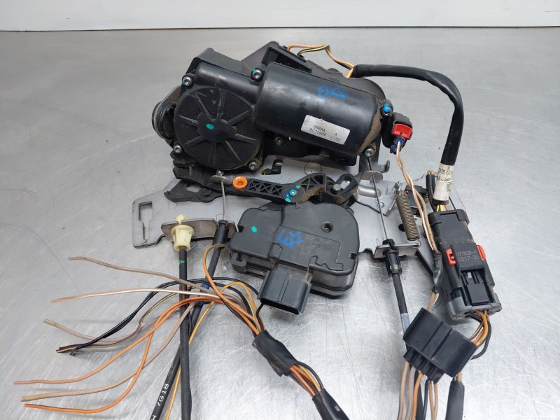 Recambio de cerradura puerta trasera derecha para chrysler grand voyager v (rt) 2.8 crd referencia OEM IAM 68030378AA  