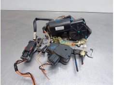 Recambio de cerradura puerta trasera izquierda para chrysler grand voyager v (rt) 2.8 crd referencia OEM IAM 68030379AA  