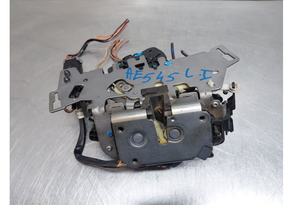 Recambio de cerradura puerta trasera izquierda para chrysler grand voyager v (rt) 2.8 crd referencia OEM IAM 68030379AA  