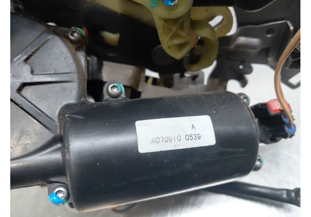 Recambio de cerradura puerta trasera izquierda para chrysler grand voyager v (rt) 2.8 crd referencia OEM IAM 68030379AA  